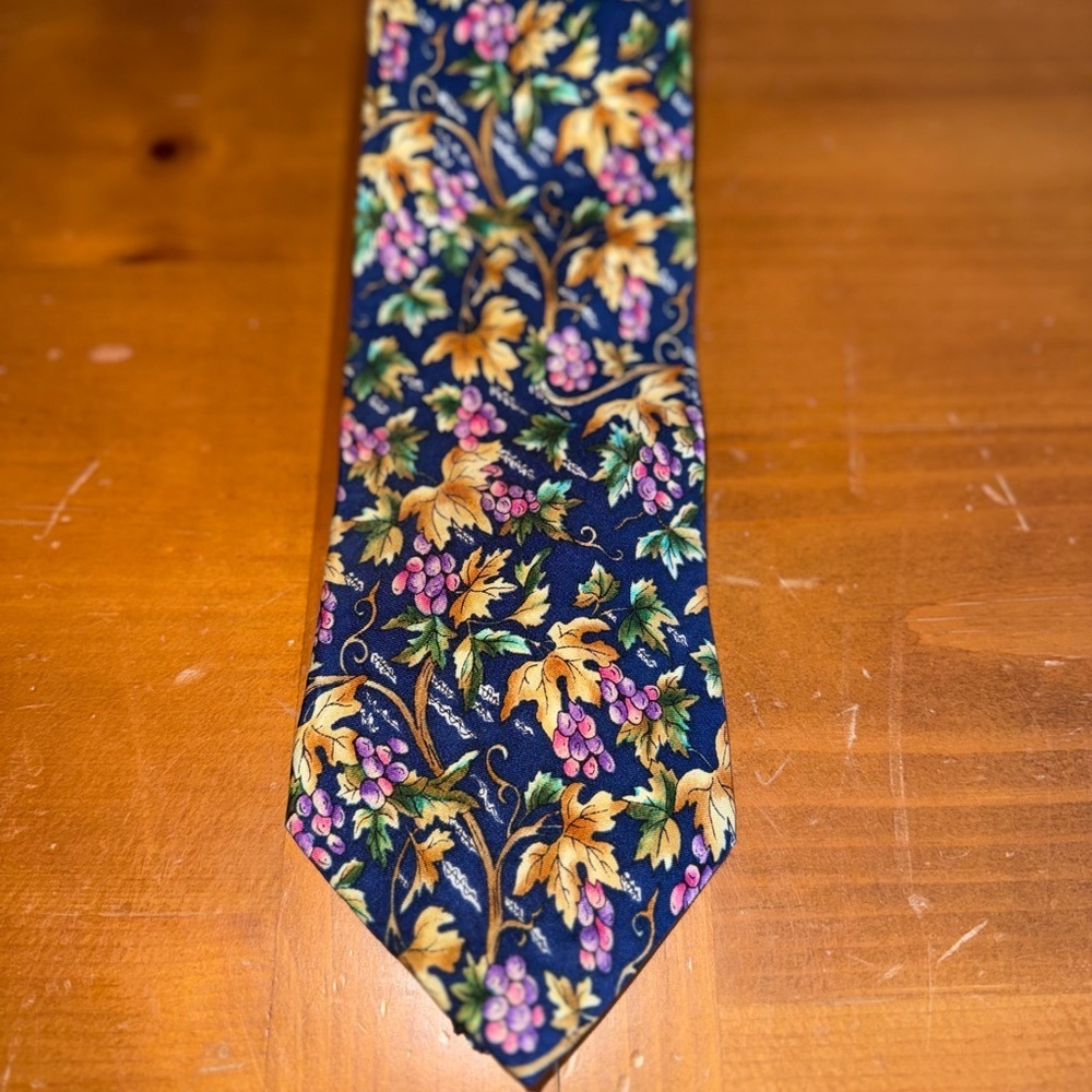 Christian Dior Men’s Silk Tie Blue Leafy Grape Design Holiday Classic Spring